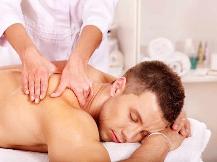 Xoa bóp bấm huyệt chữa tê bì chân tay là phương pháp đã có từ lâu